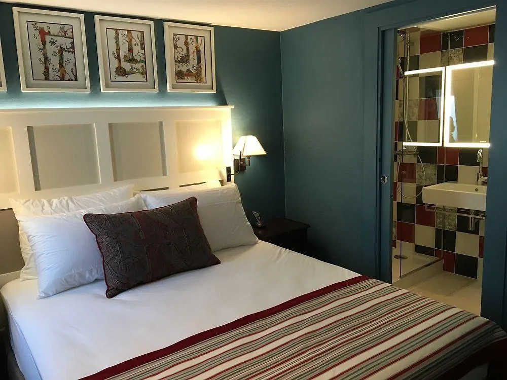 Hotell Les Tournelles 3*