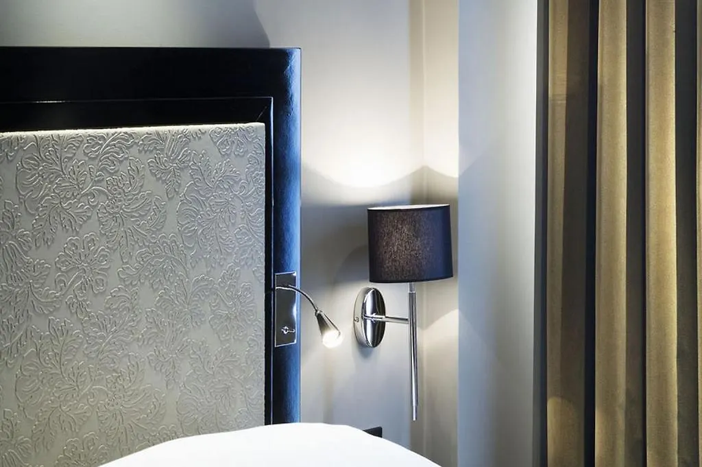 Les Tournelles Hotel 3*