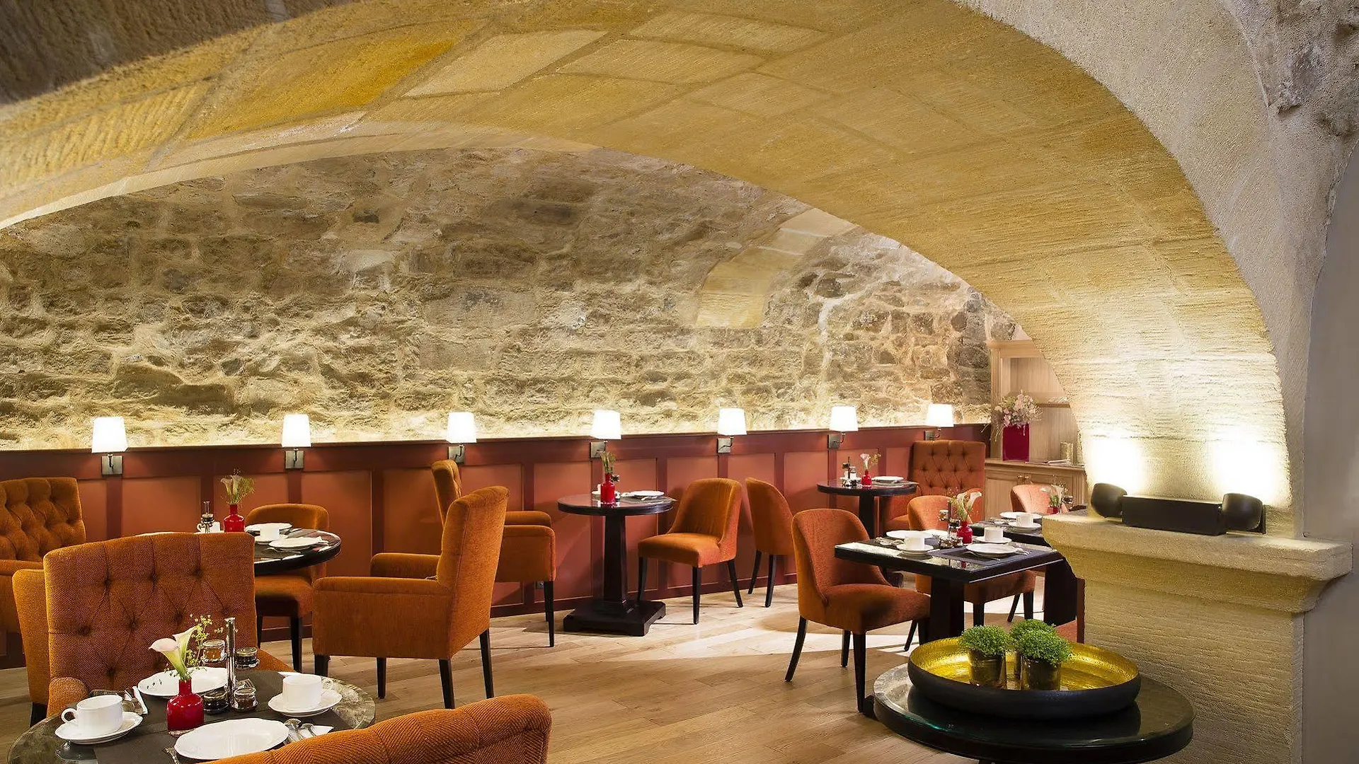 Les Tournelles Hotel Paris