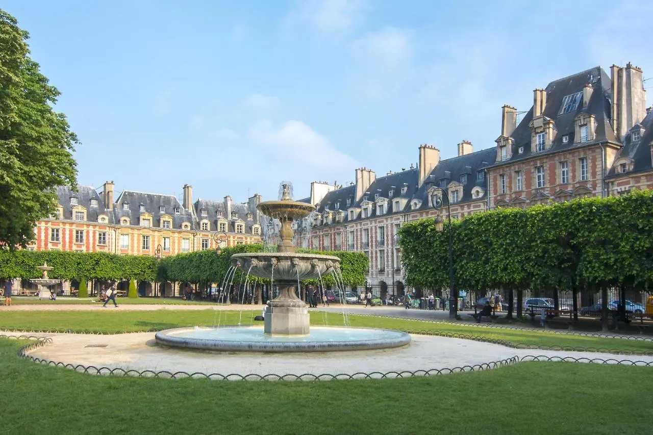 Les Tournelles Hotell Paris