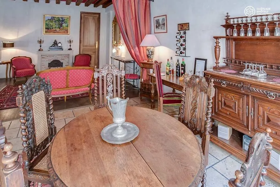 Les Tournelles Париж